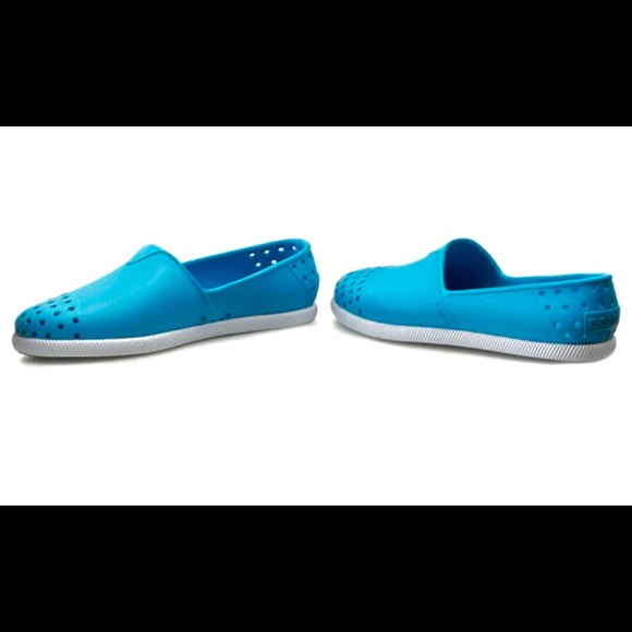 NEW! Native Verona / Lucy blue/shell white - Picture 2 of 5